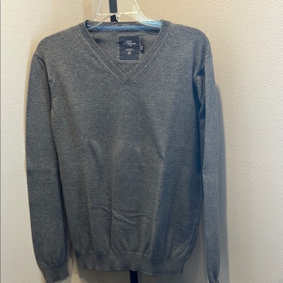 H&M Gray V-Neck Sweater Classic Knit - Picture 1 of 3
